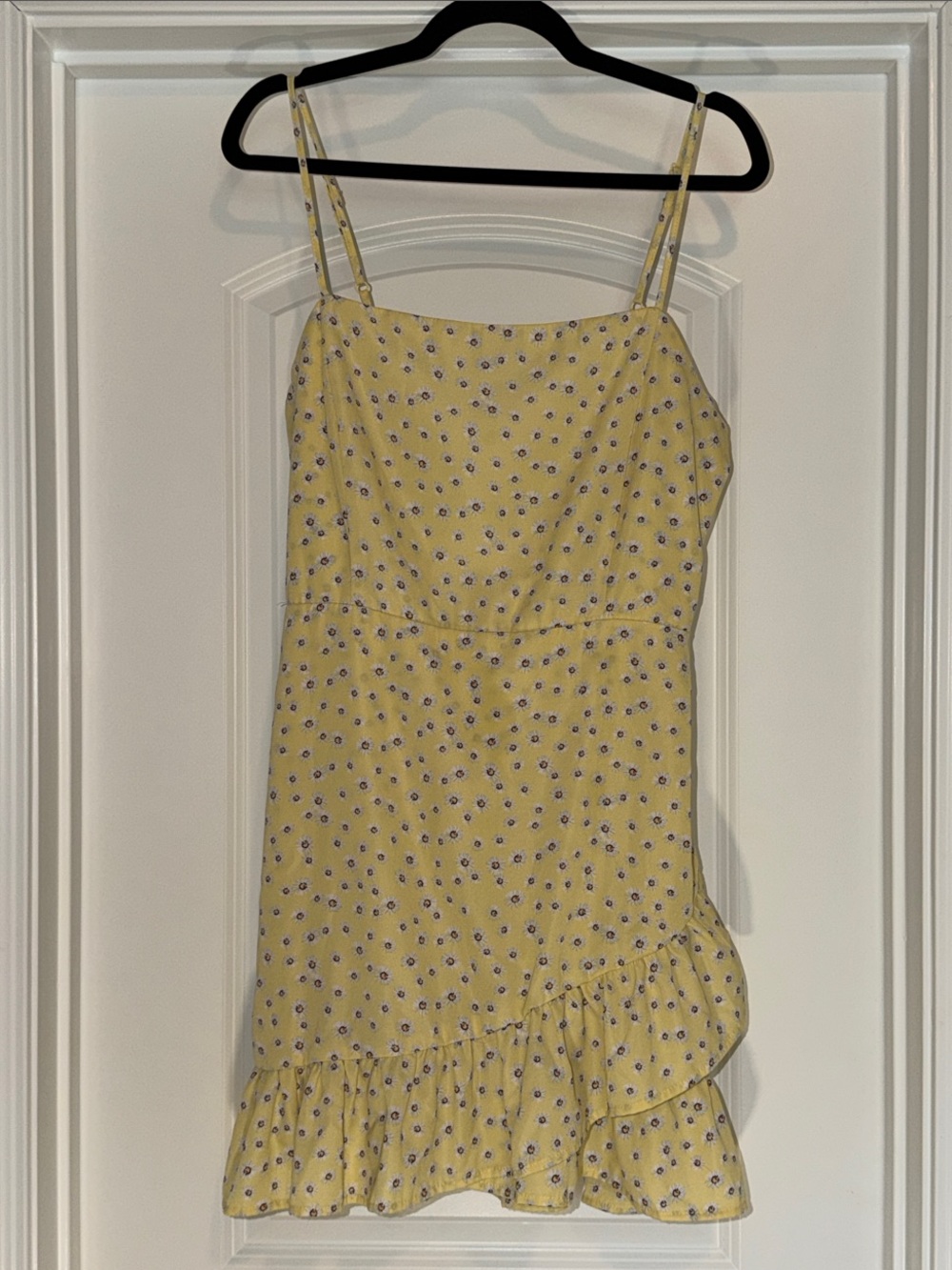 Cute Rue21 Yellow Daisy Floral Ruffle Mini Dress with asymmetrical hem